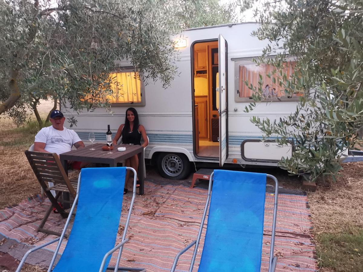 PUY Jacuzi Cottage In The Olive Grove מראה חיצוני תמונה